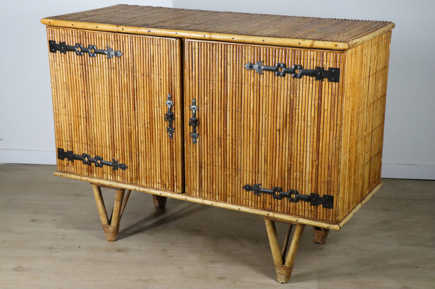 Buffet vintage en rotin tressé – 1960
