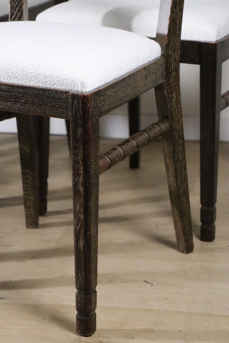 Série de 4 chaises moderniste en chêne et tissu bouclette, 1940