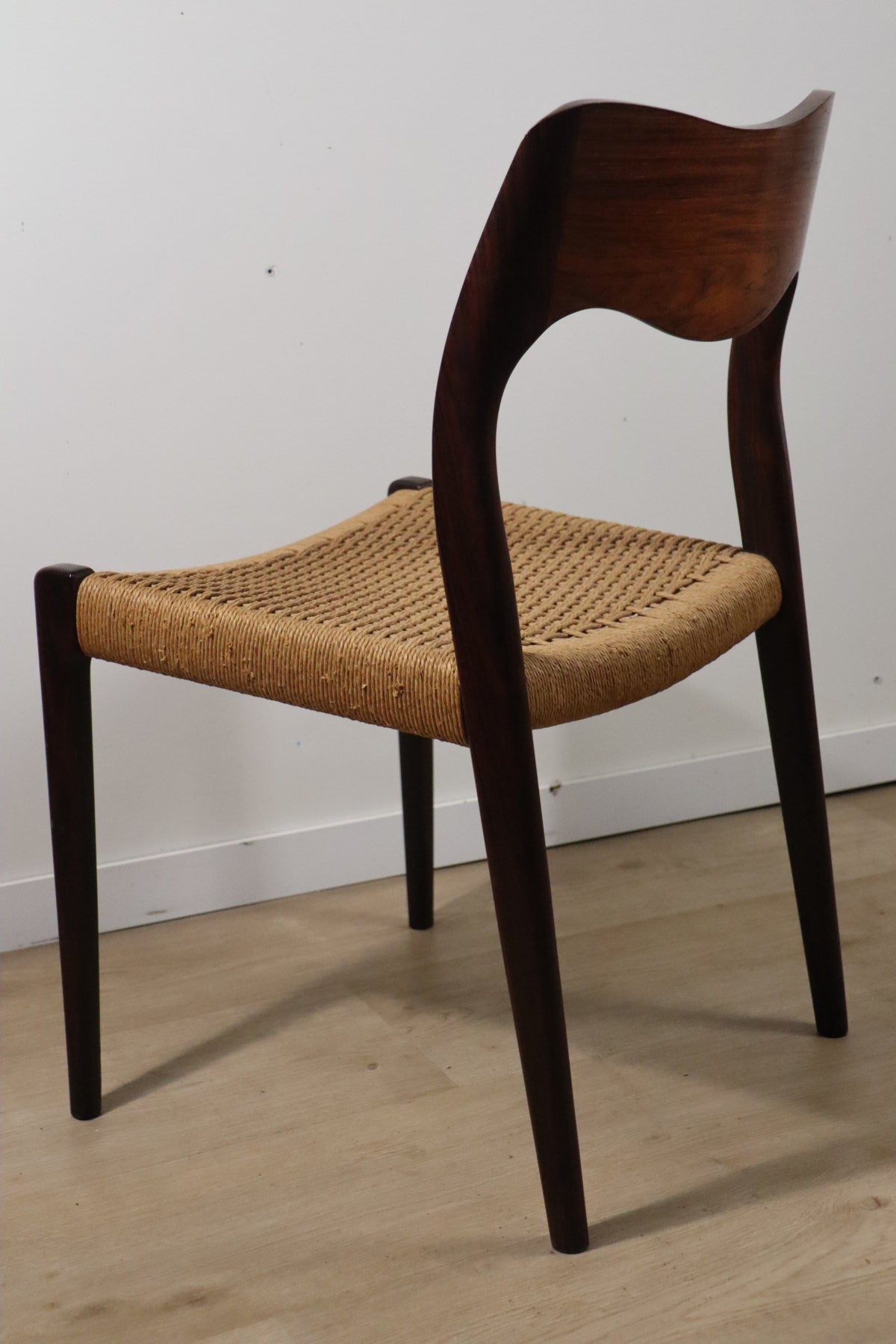Chaise scandinave modèle 71 par Niels Otto Moller en teck et corde