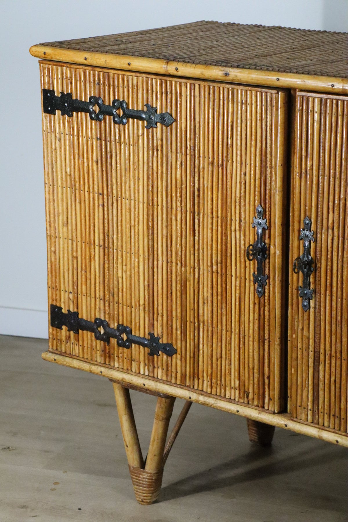 Buffet vintage en rotin tressé – 1960