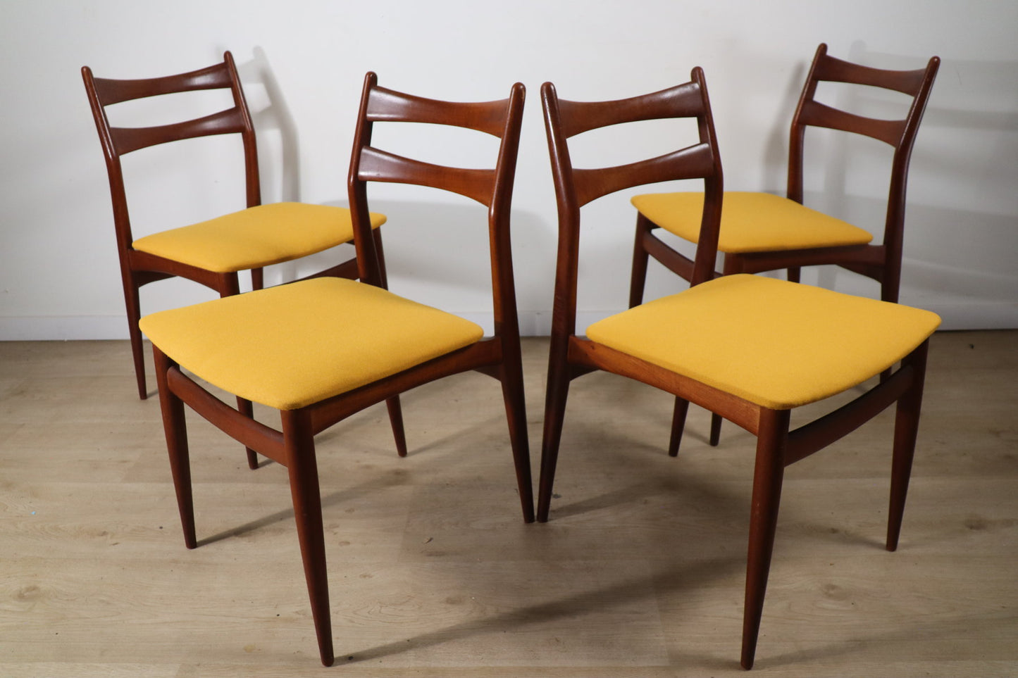 Série de 4 chaises scandinave édition Swiss Teak, 1960