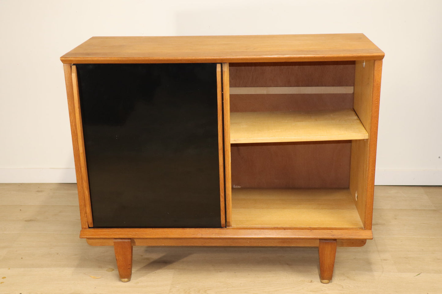 Meuble d'appoint vintage à portes coulissantes, 1960