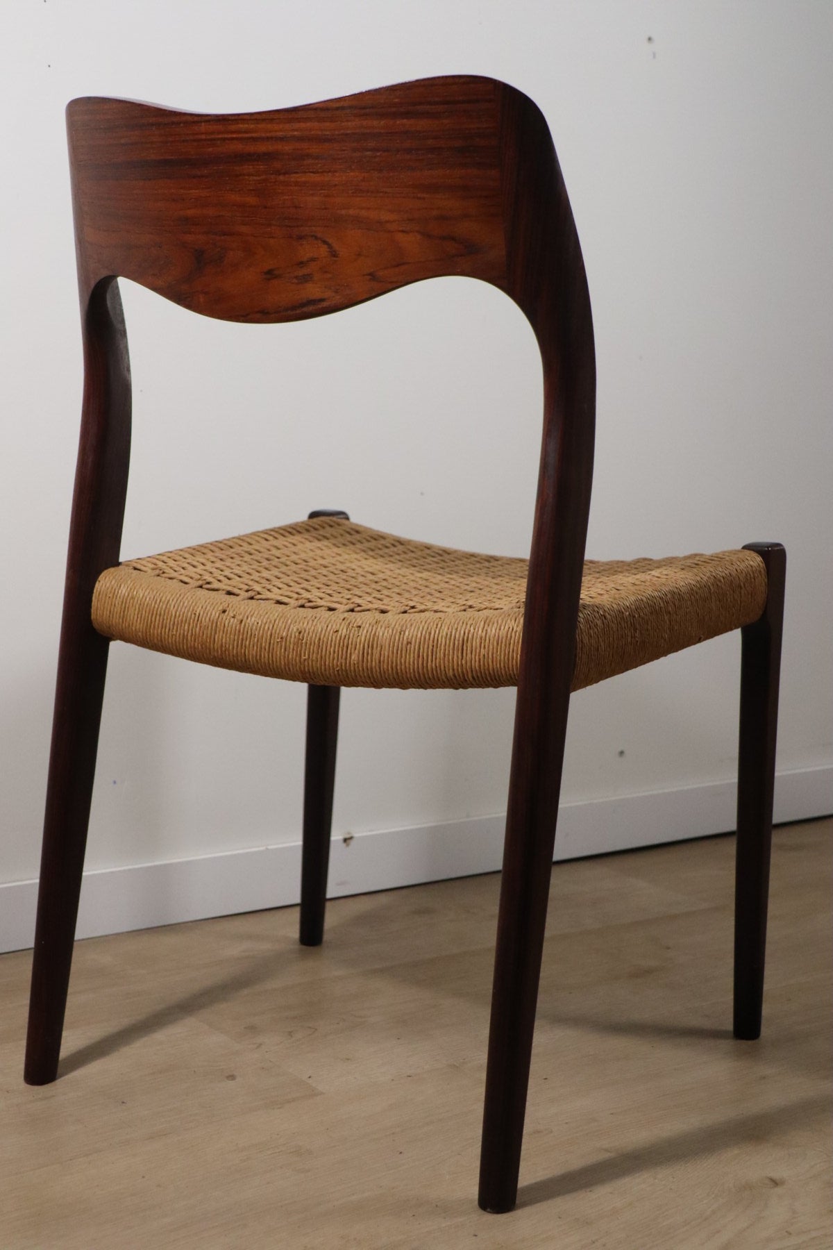 Chaise scandinave modèle 71 par Niels Otto Moller en teck et corde