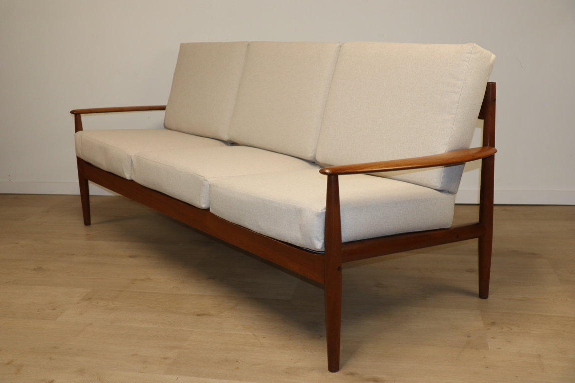 Canapé scandinave par Grete Jalk édition France & Son, 1960