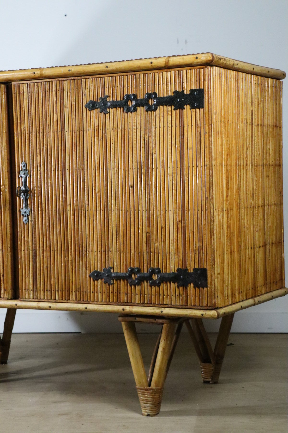 Buffet vintage en rotin tressé – 1960