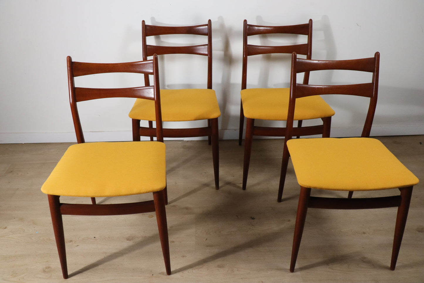 Série de 4 chaises scandinave édition Swiss Teak, 1960