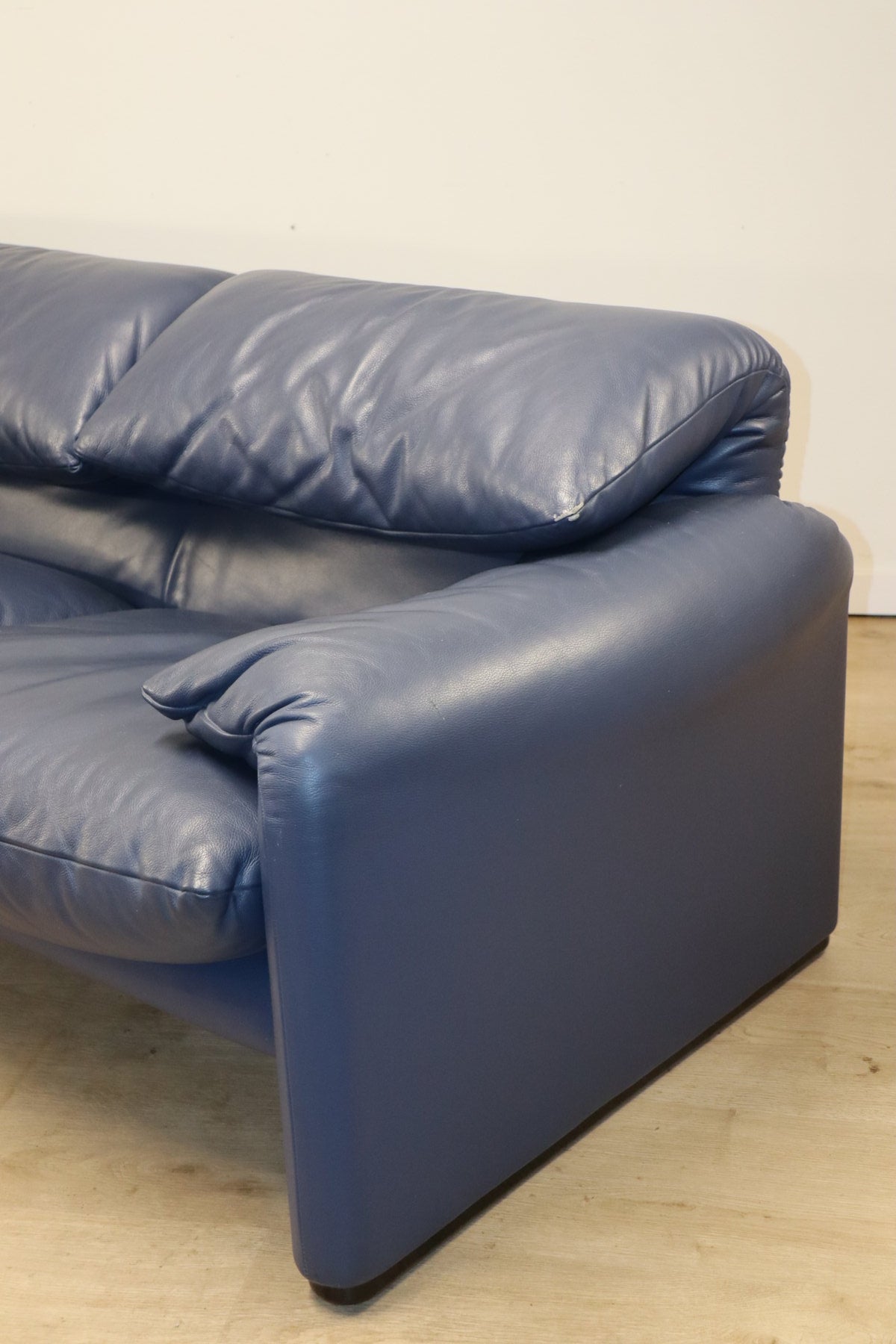 Canapé Maralunga 3 places cuir par Vico Magistretti pour Cassina
