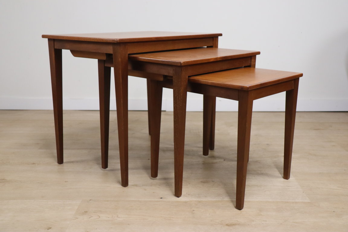 Tables gigognes scandinave "Kvalitet Form Funktion" en teck, 1960