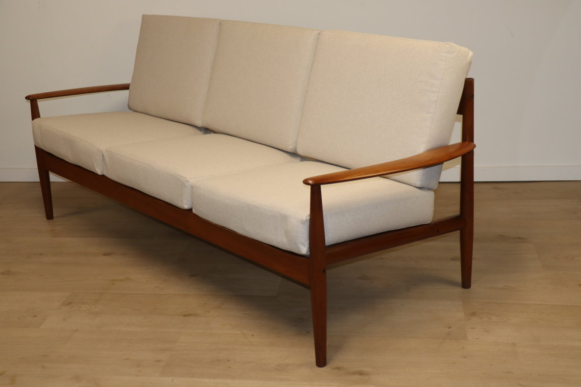 Canapé scandinave par Grete Jalk édition France & Son, 1960