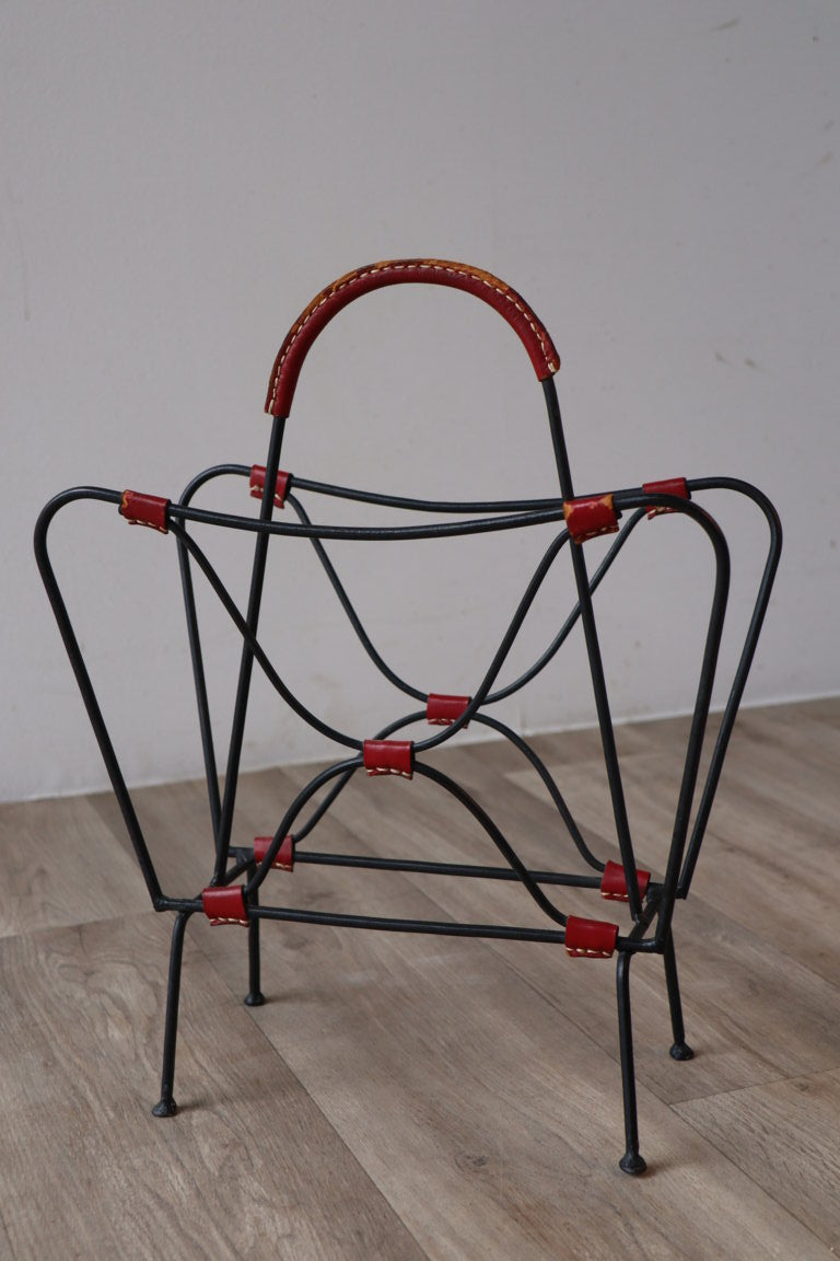 Porte-revue vintage en cuir surpiqué et métal noir, 1950
