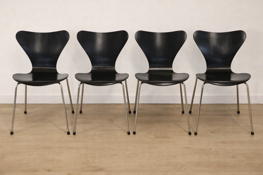 Chaises Série 7 Arne Jacobsen édition Fritz Hansen, 1955