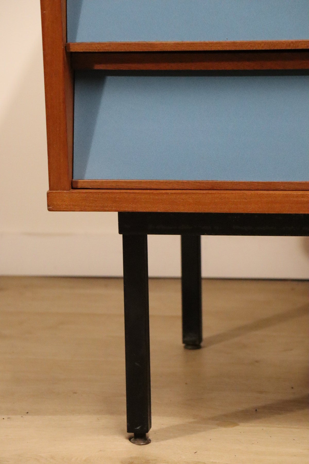 Vintage modernist teak sideboard – 1960