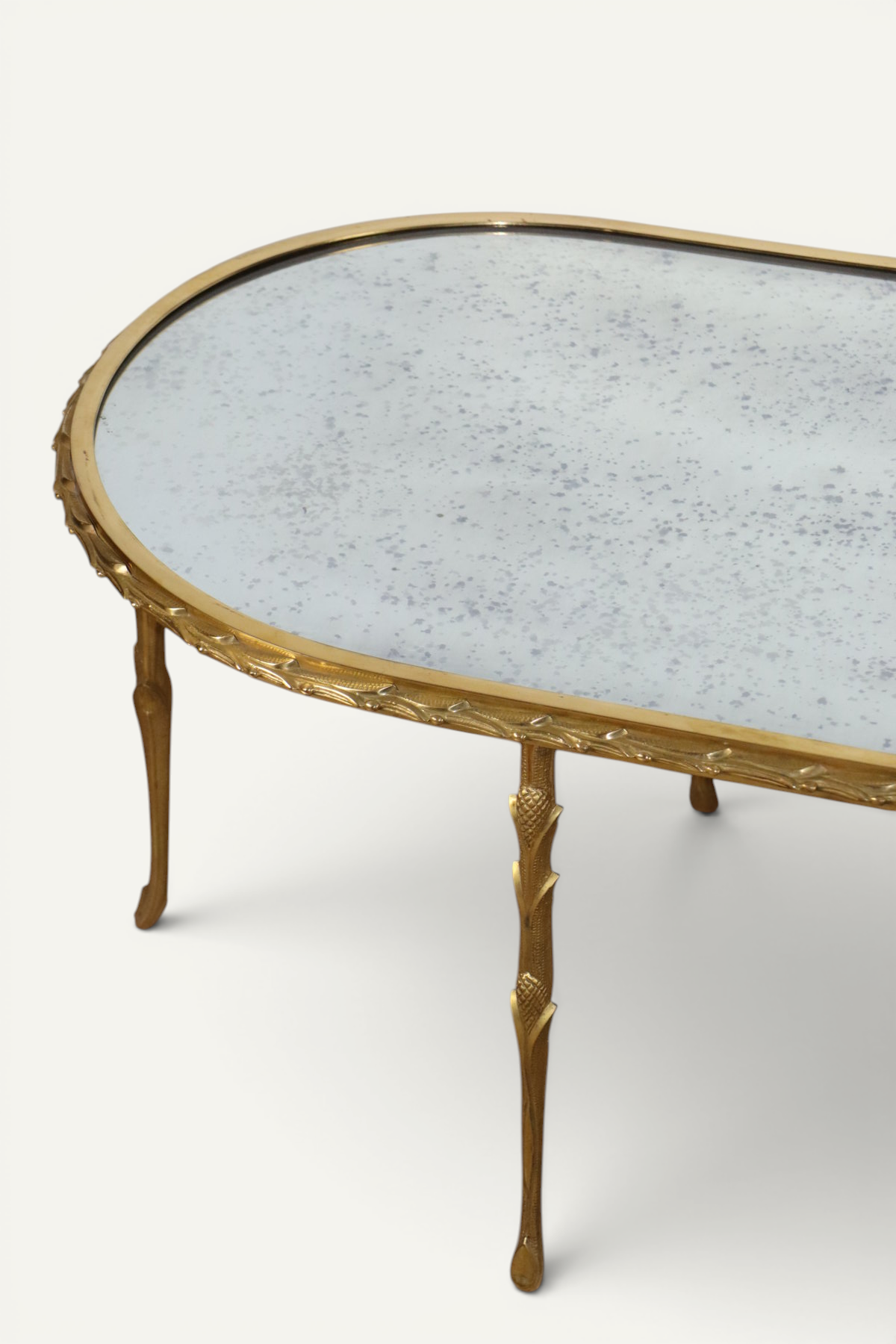 Table basse Maison Baguès en bronze doré et miroir vieilli – Années 1950