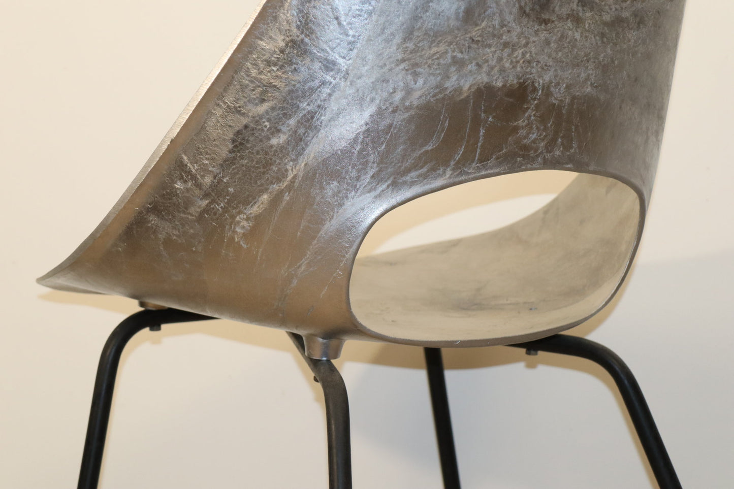 Chaise Aluminium modèle "Tulipe" de Pierre Guariche édition Steiner, 1960