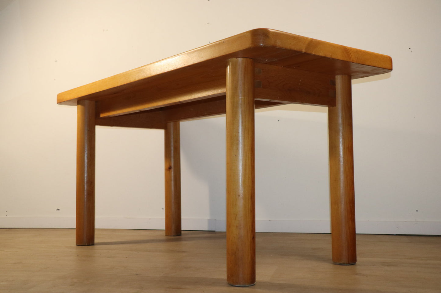 Table René Martin en pin massif moderniste, 1960