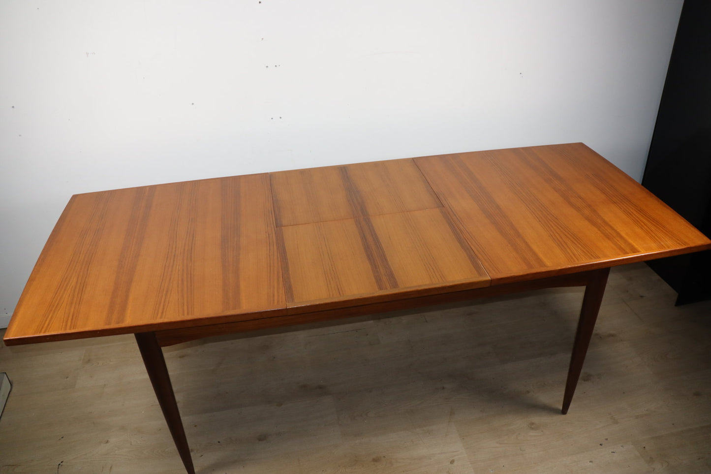Table de repas scandinave extensible en teck – années 60