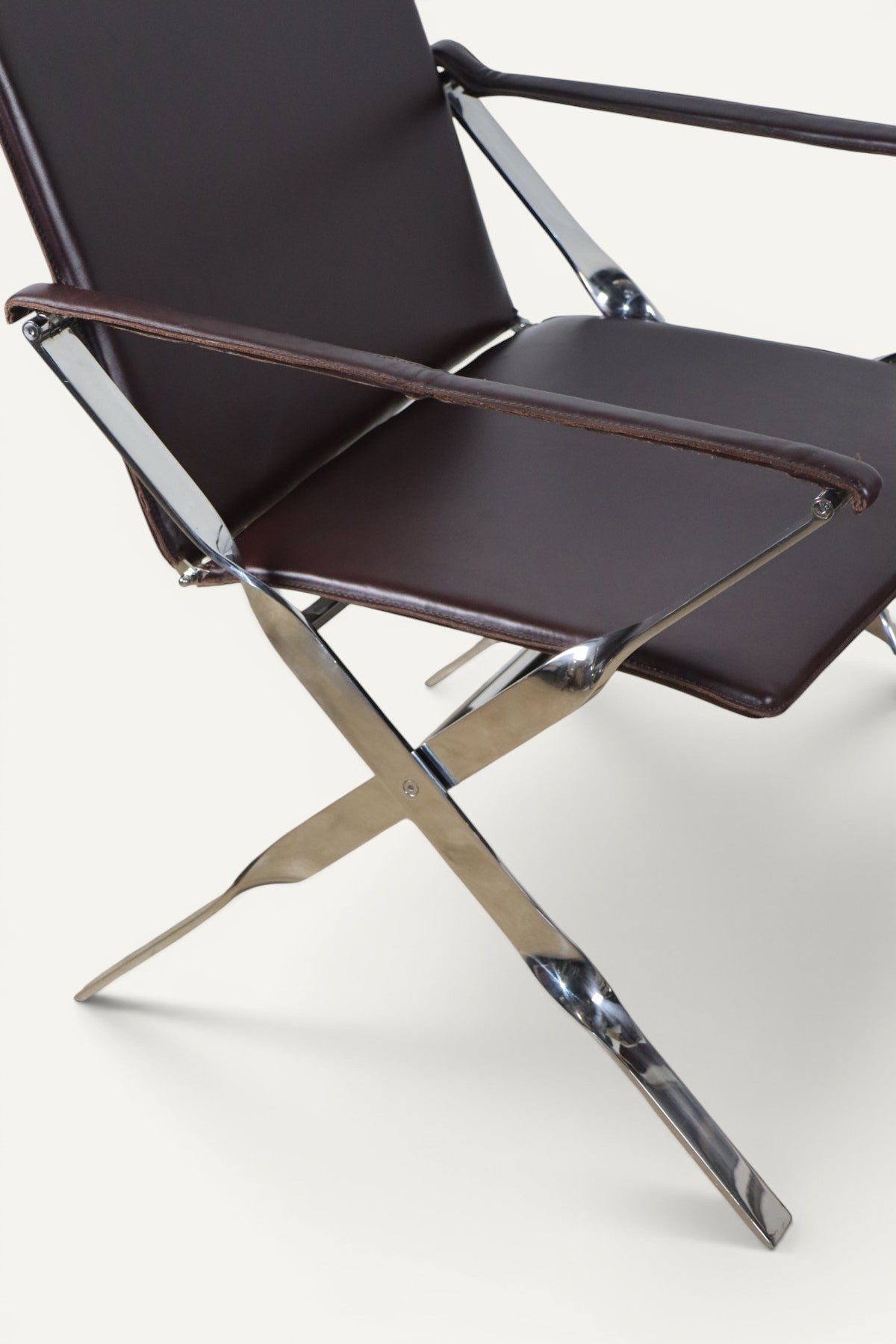 Paire de fauteuils en cuir et métal chromé, Italie - 1970