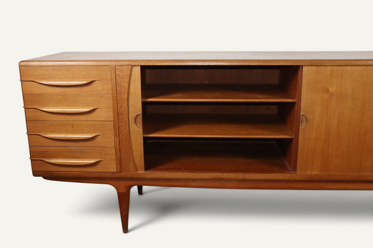 Enfilade scandinave en teck par Johannes Andersen pour Samcom – Années 60
