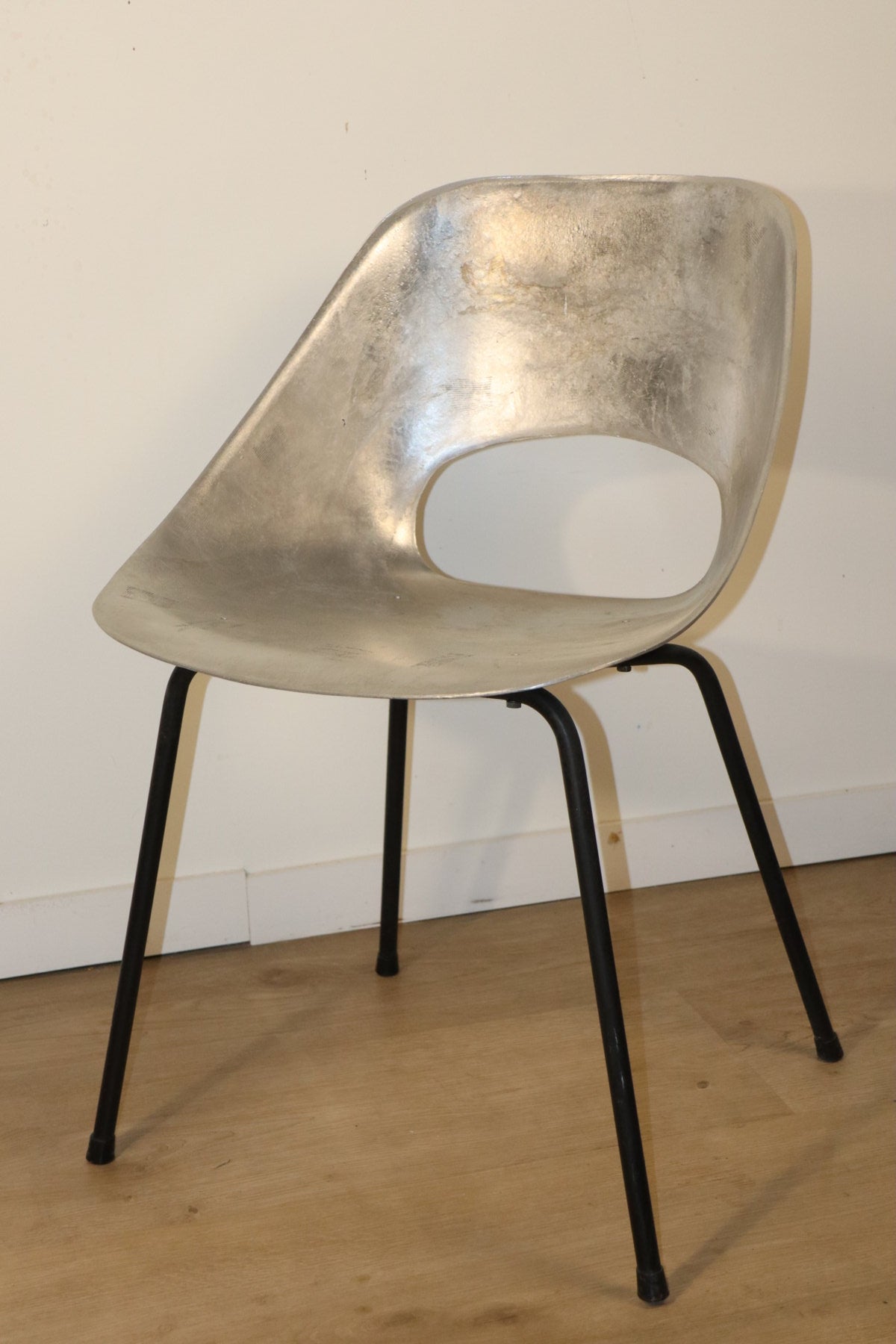 Chaise Aluminium modèle "Tulipe" de Pierre Guariche édition Steiner, 1960