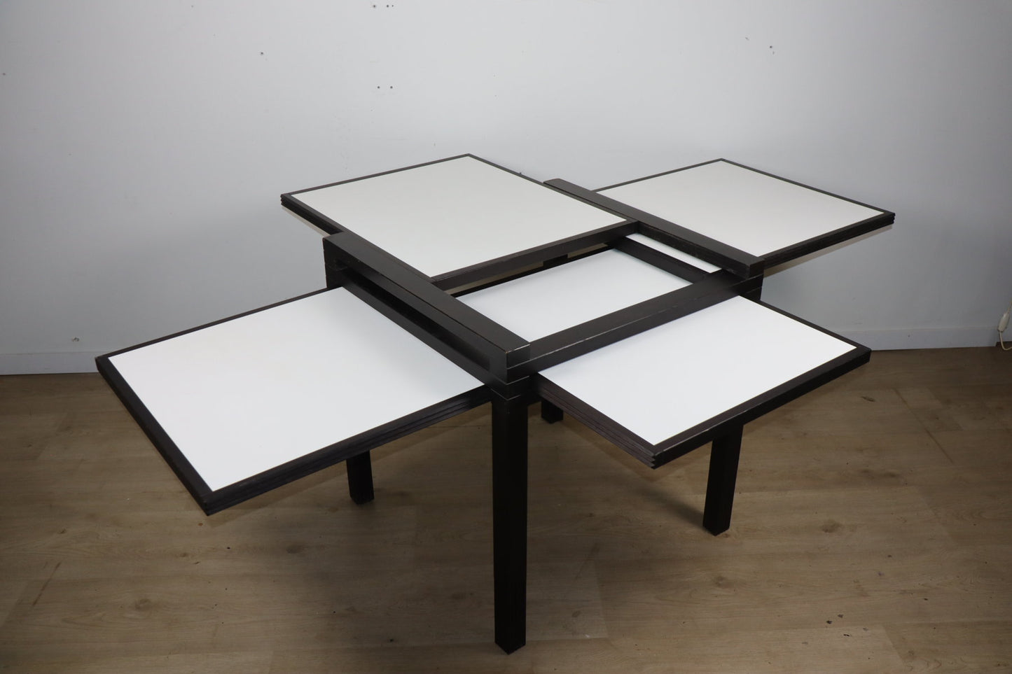 Table modulable bi-colore Bernard Vuarnesson - Années 80