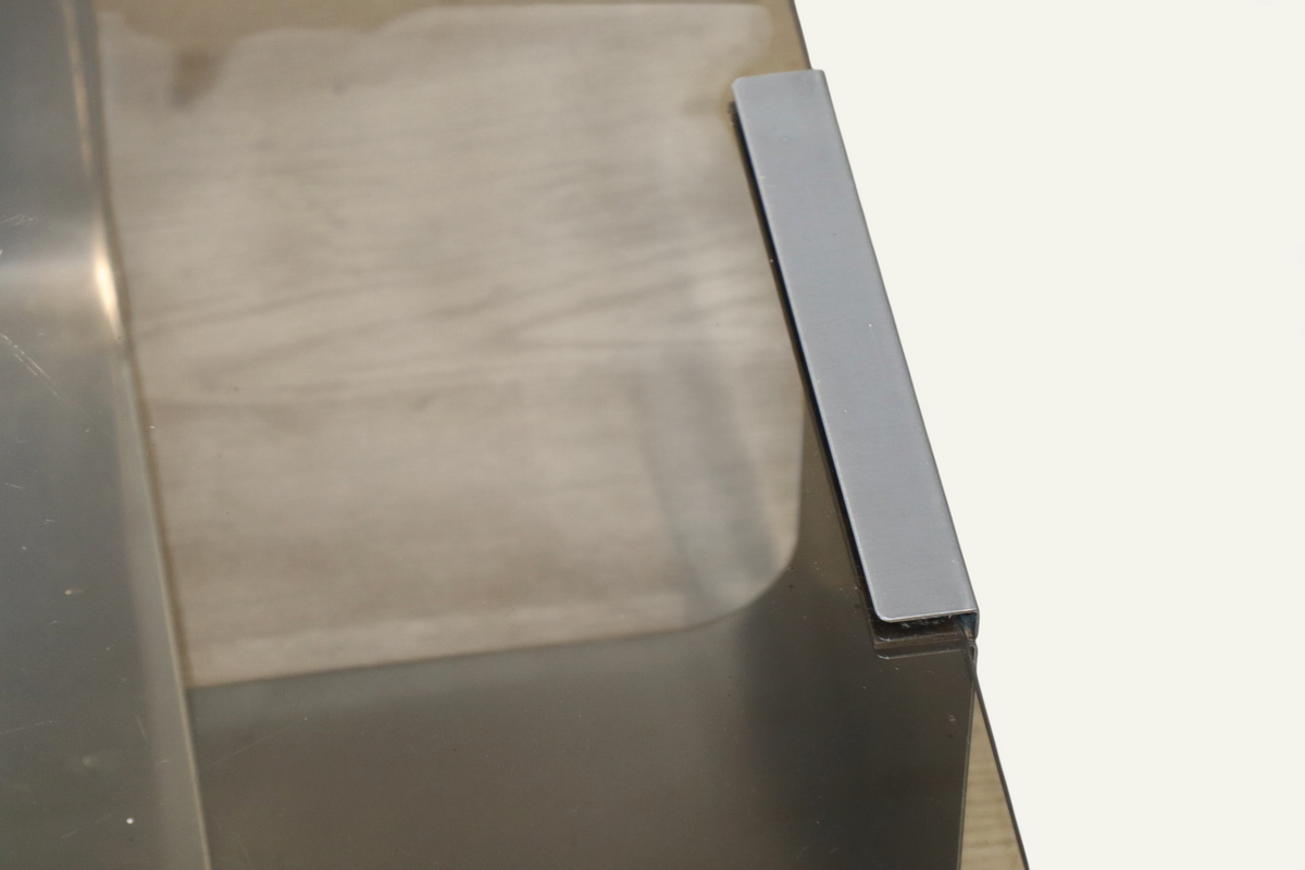 Table basse acier brossé et verre fumé, d'après François Monnet – années 70