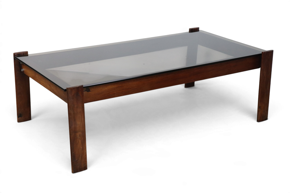 Table basse Percival Lafer en bois exotique et verre fumé – Brésil, 1970