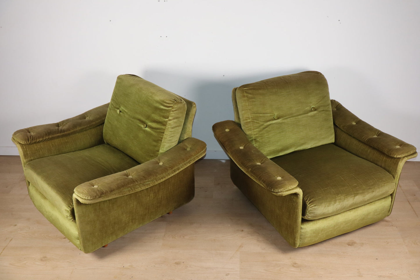 Paire de fauteuils vintage en velours – Années 60