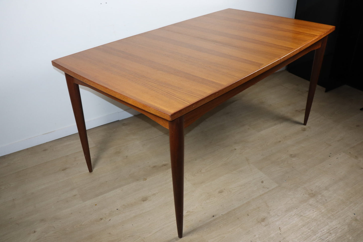 Table de repas scandinave extensible en teck – années 60