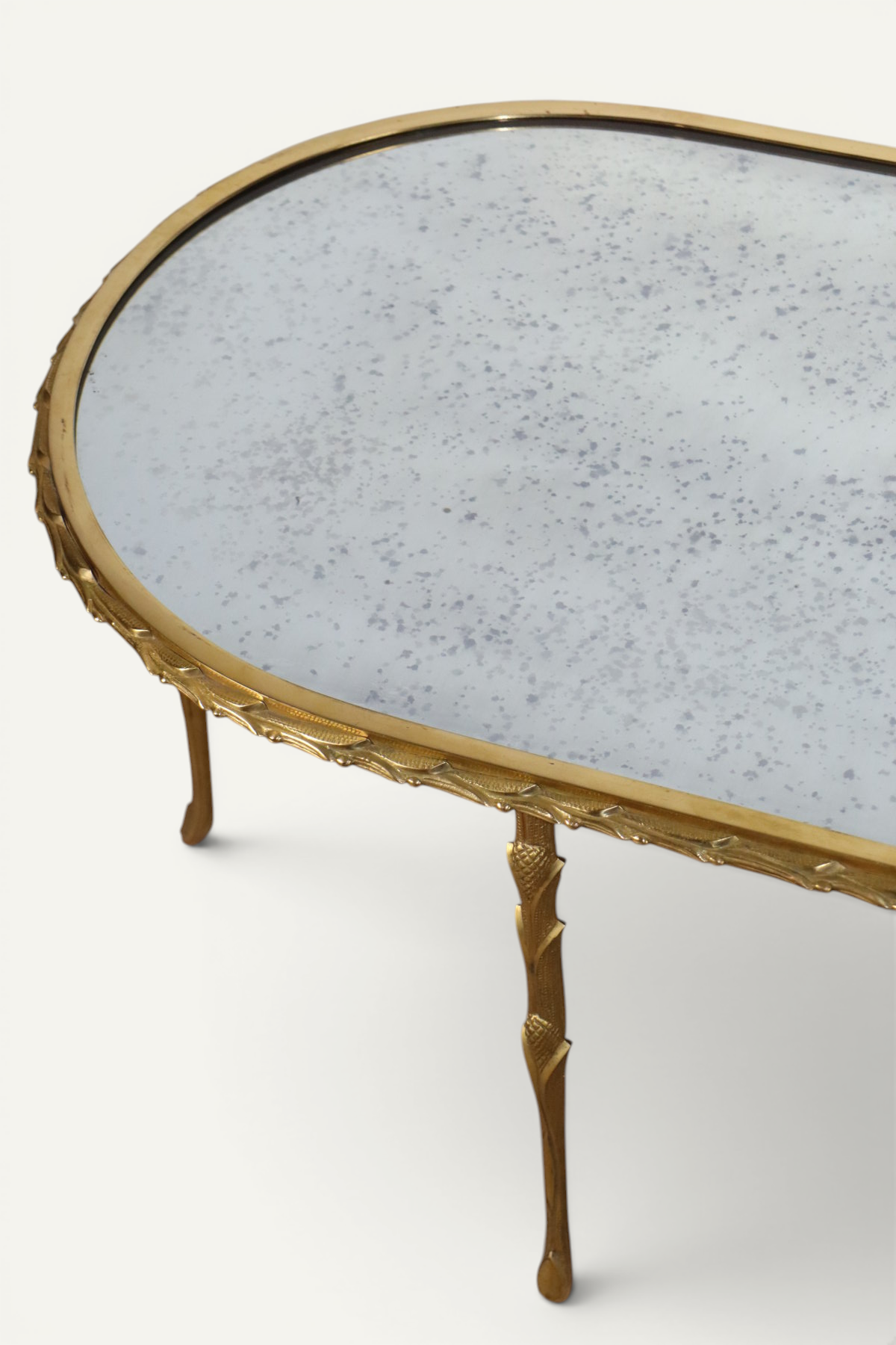 Table basse Maison Baguès en bronze doré et miroir vieilli – Années 1950