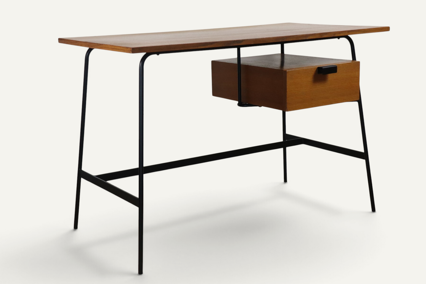 Bureau CM178 Pierre Paulin pour Thonet en chêne et métal noir – Années 1950