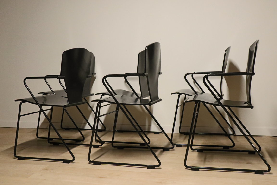 Série de 6 chaises minimaliste modèle "EGOA 300" par Josep Mora