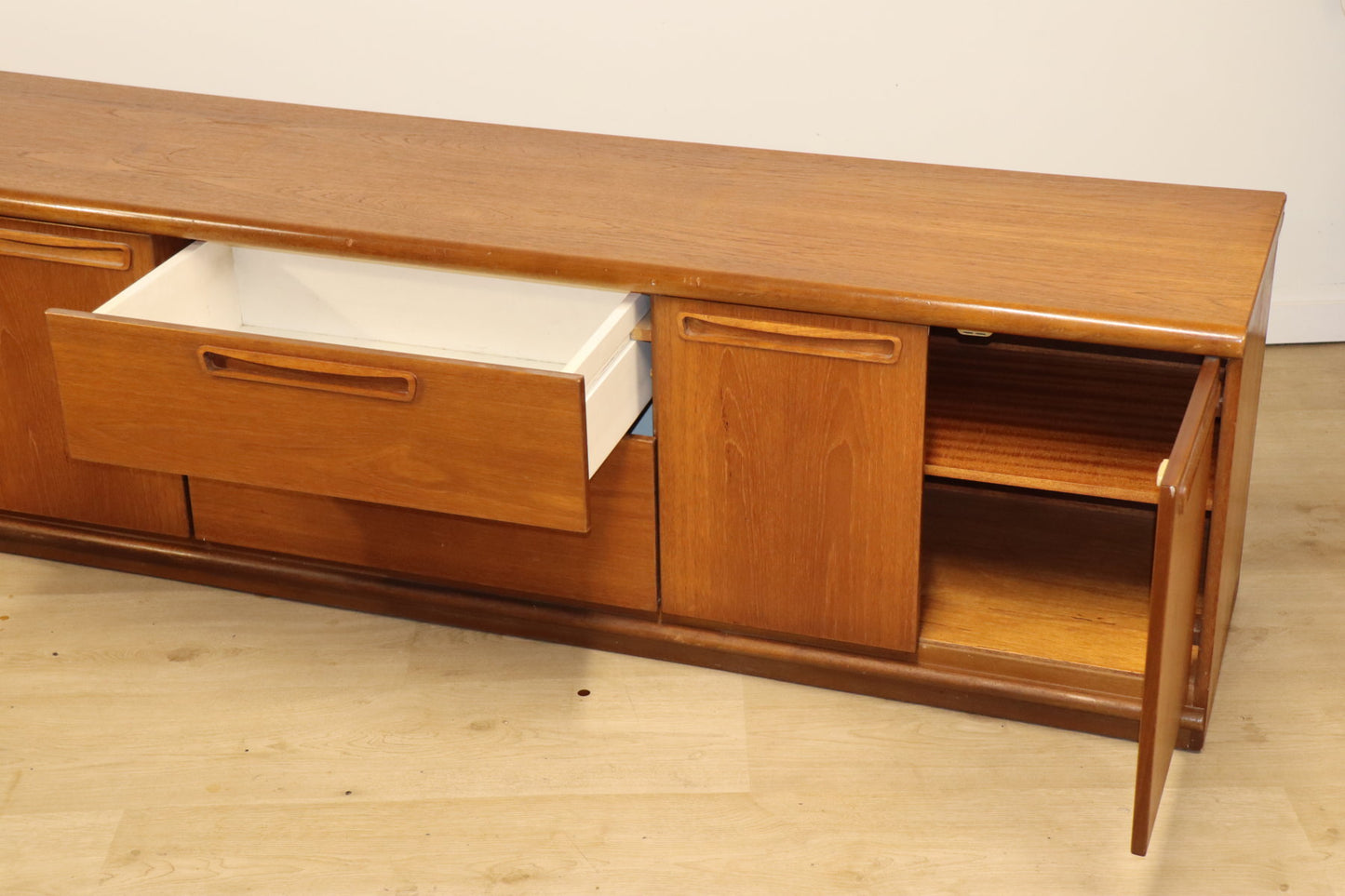 Enfilade basse Meredew en teck, 1960