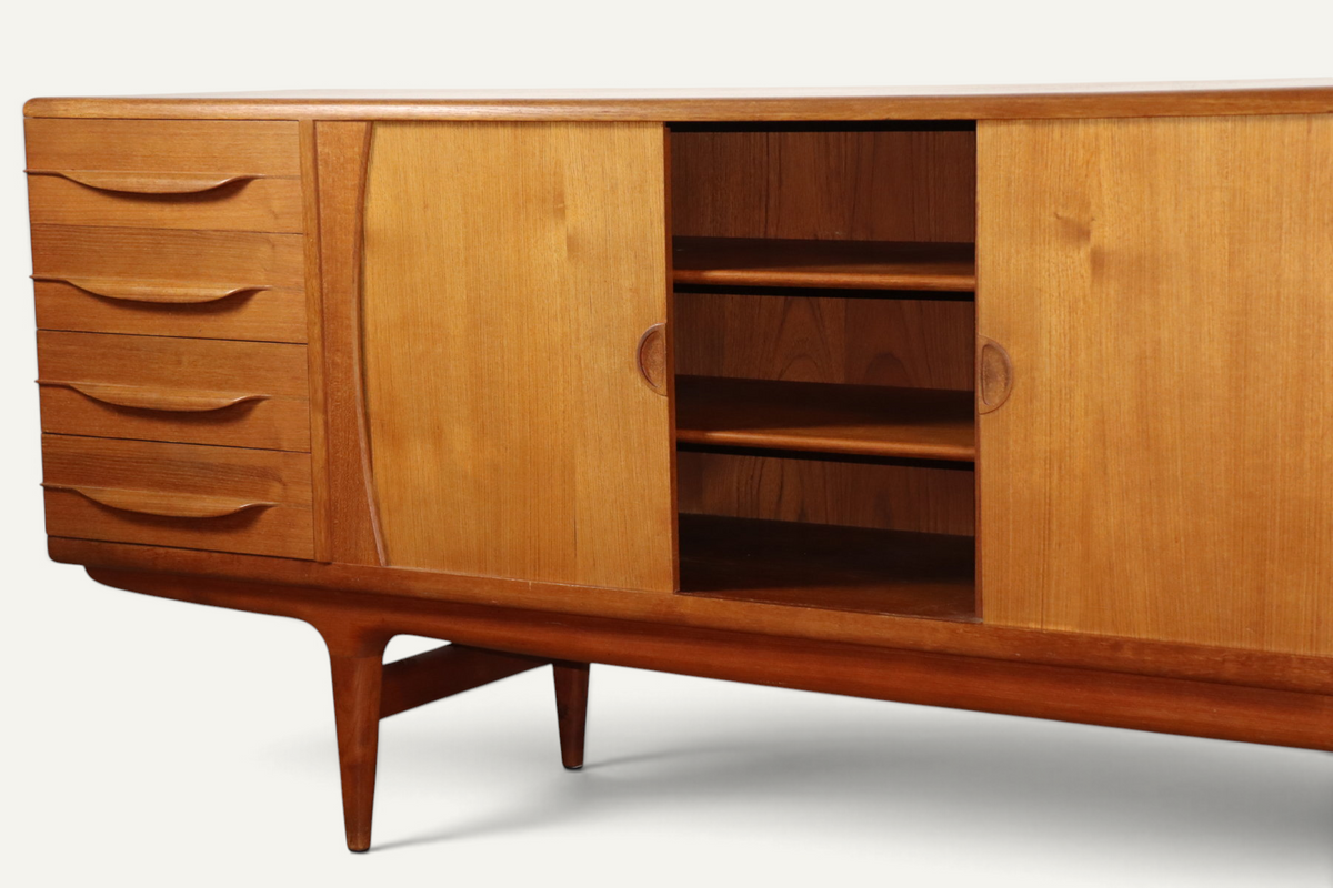 Enfilade scandinave en teck par Johannes Andersen pour Samcom – Années 60