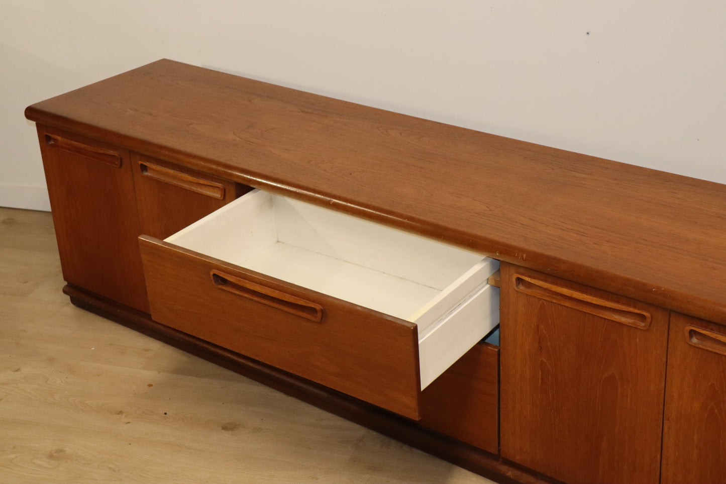 Enfilade basse Meredew en teck, 1960