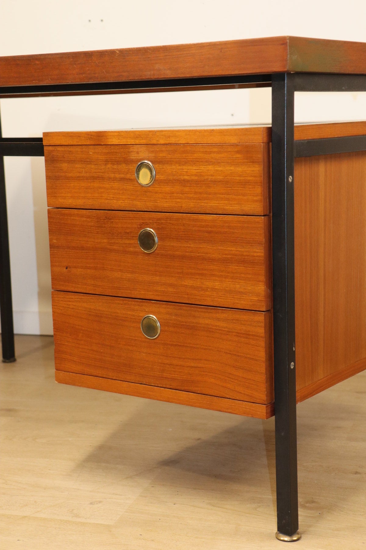 Bureau vintage en teck & métal – années 60