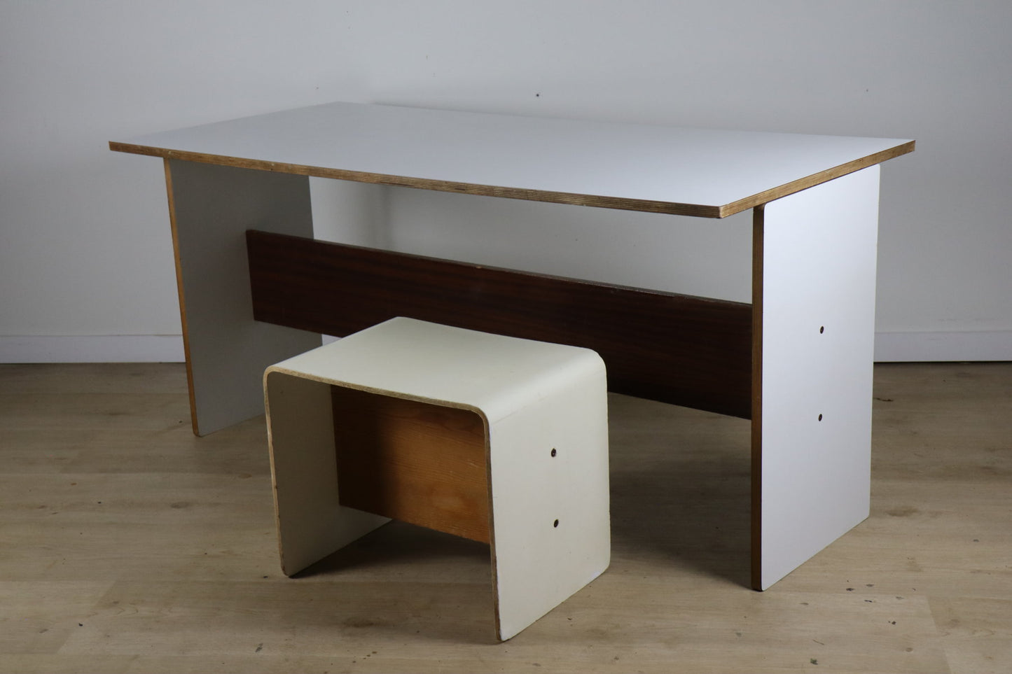 Table basse évolutive Pierre Guariche – La Plagne – Années 70