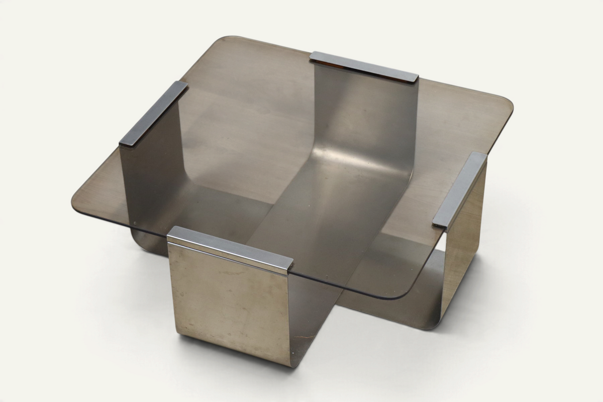 Table basse acier brossé et verre fumé, d'après François Monnet – années 70