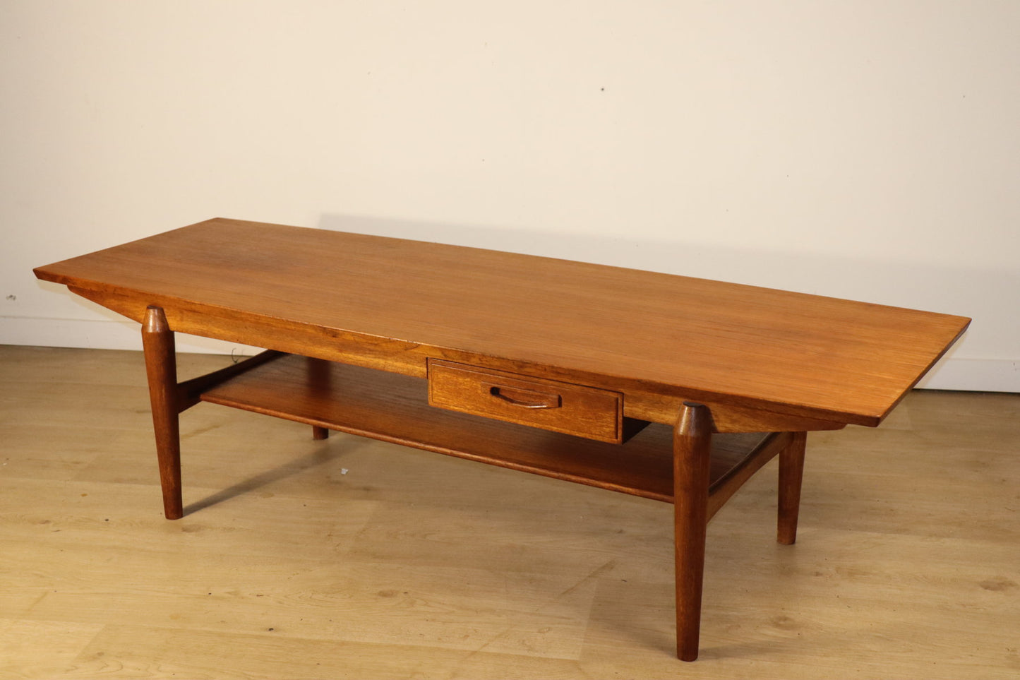 Table basse scandinave en teck années 60