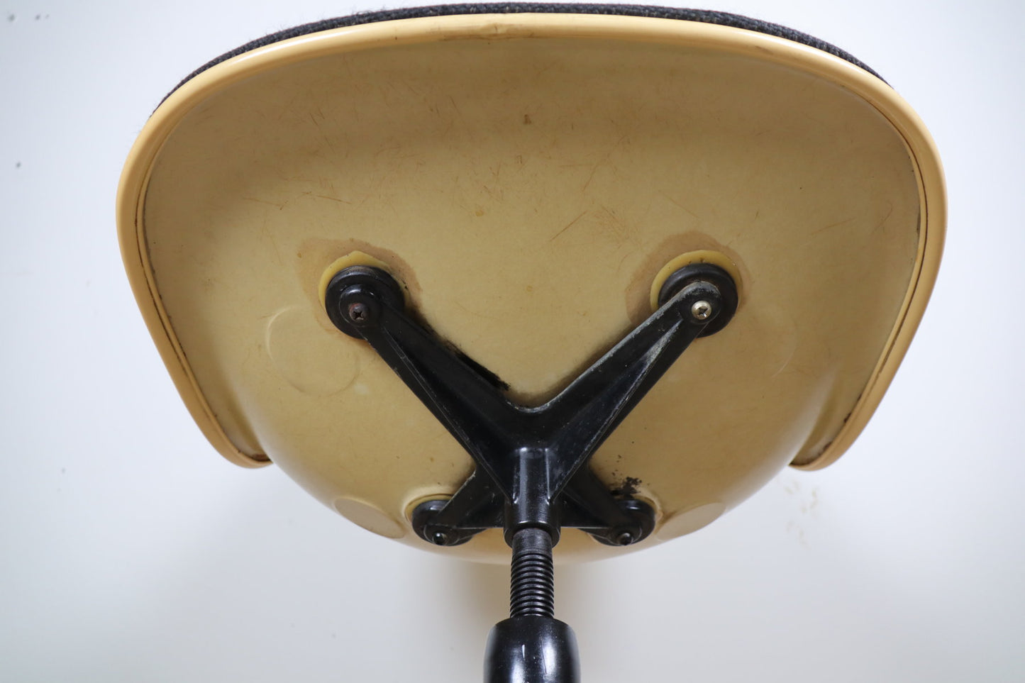 Chaise Eames Herman Miller - Fibre de verre pivotante réglable – 1960