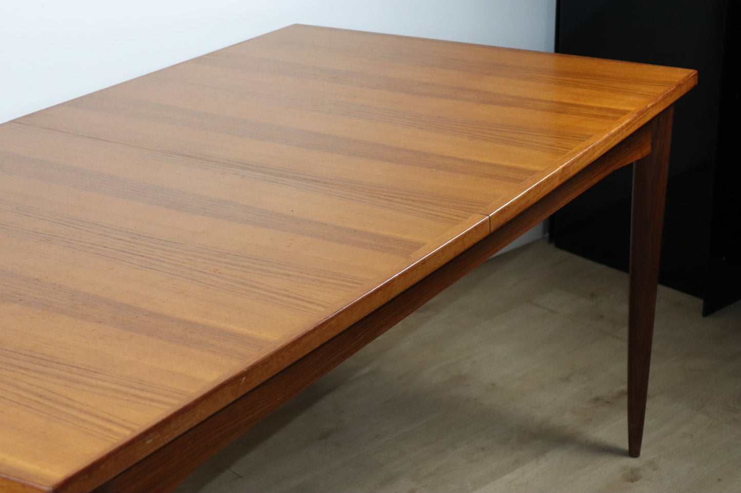 Table de repas scandinave extensible en teck – années 60