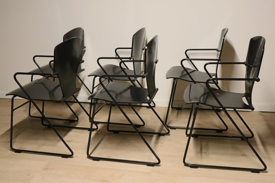 Série de 6 chaises minimaliste modèle "EGOA 300" par Josep Mora