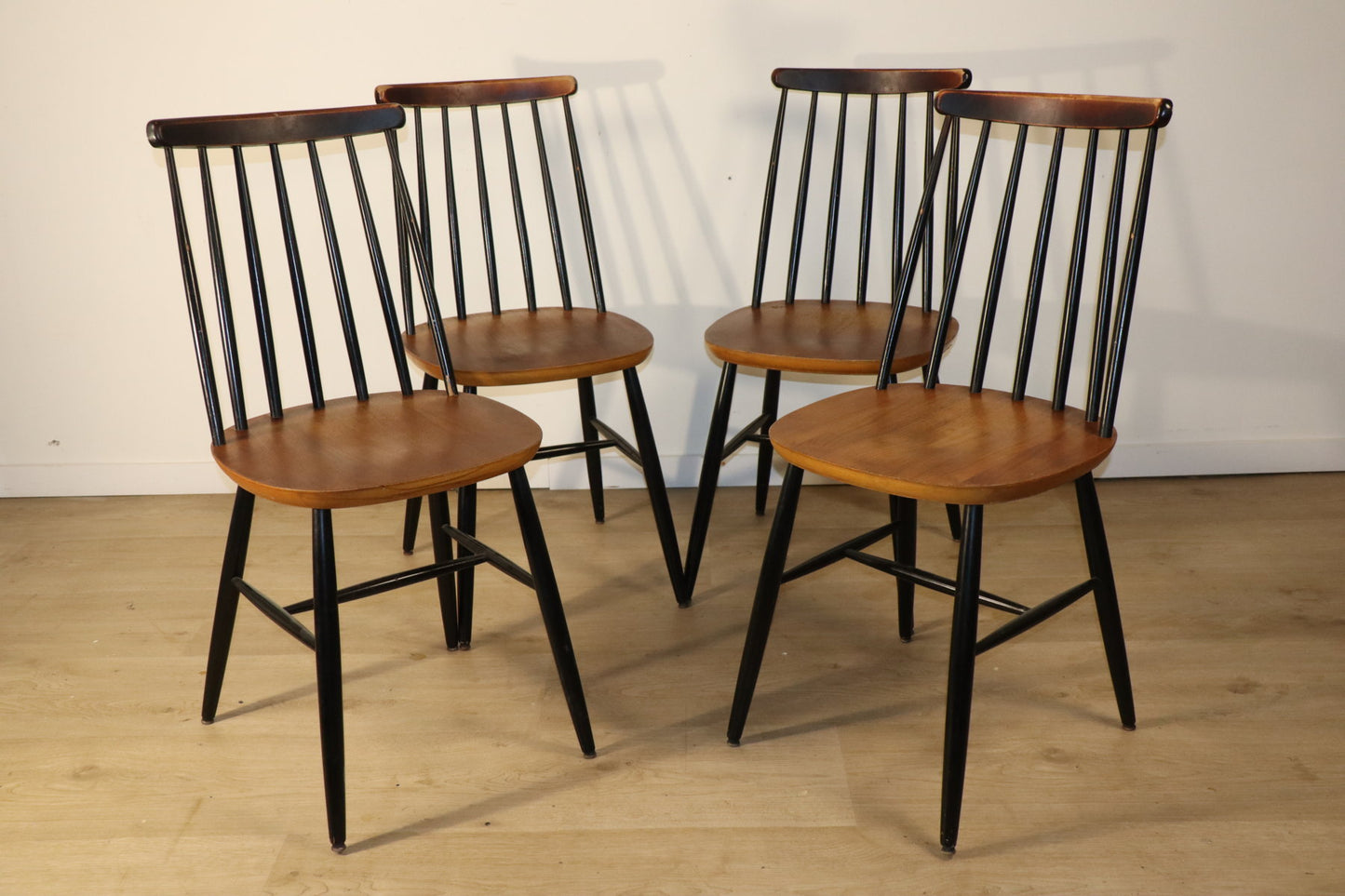 Série de 4 chaises vintage en bois, 1960