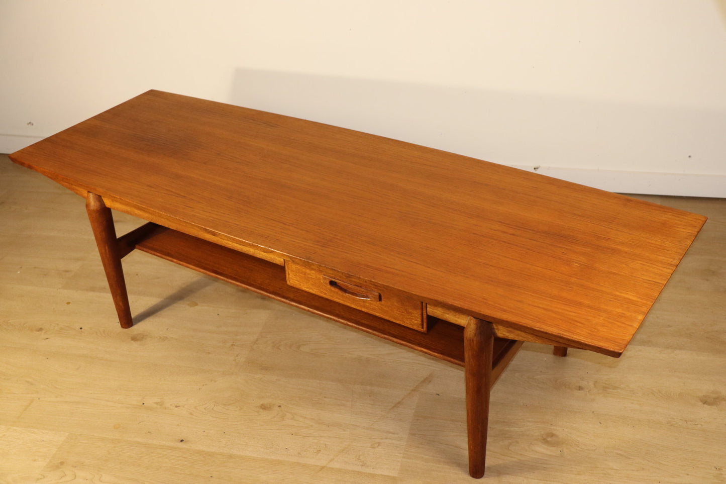 Table basse scandinave en teck années 60