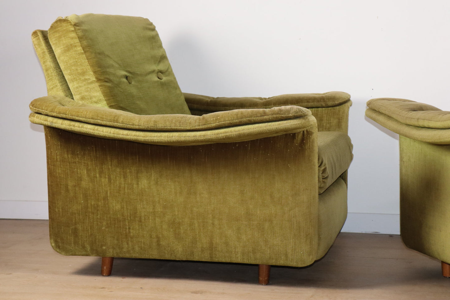 Paire de fauteuils vintage en velours – Années 60