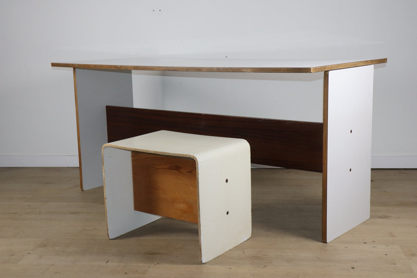Table basse évolutive Pierre Guariche – La Plagne – Années 70