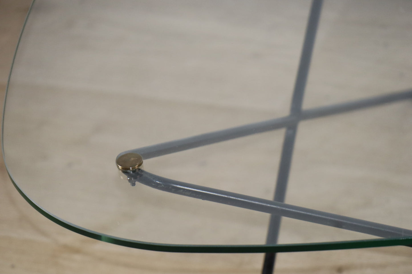Table basse “Jasmin” par Florent Lasbleiz – édition Airborne, années 50
