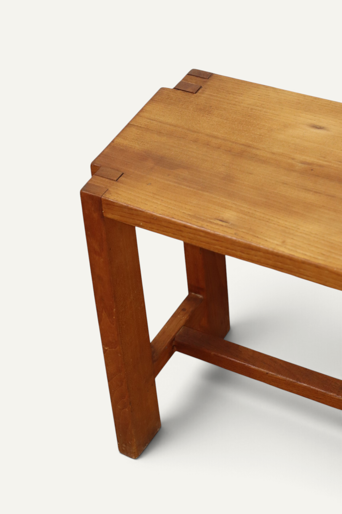 Banc S09 en orme massif par Pierre Chapo – Années 70
