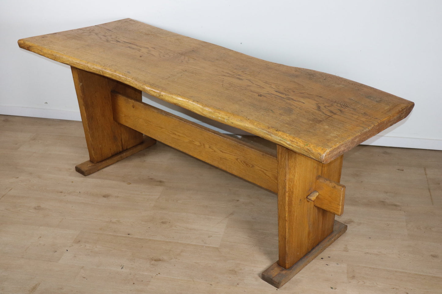 Table de repas brutaliste en bois massif - Années 50/60