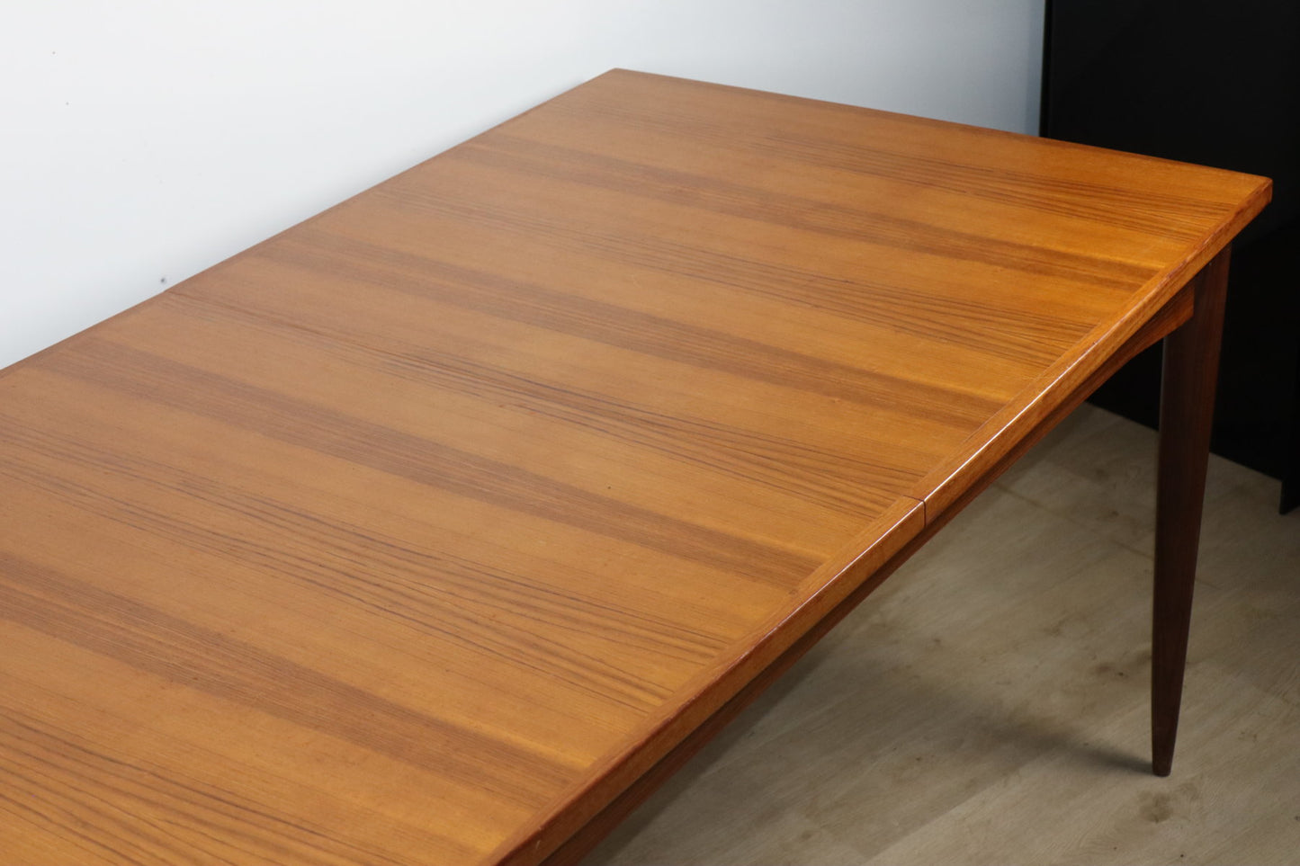 Table de repas scandinave extensible en teck – années 60