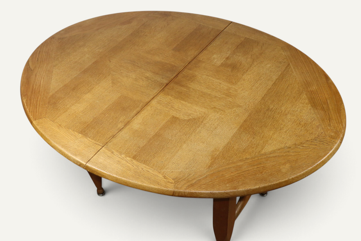Table de repas extensible en chêne par Guillerme et Chambron - Années 1960